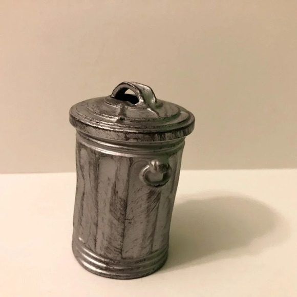 1999 Mick Foley Jakks Pacific Titan Tron Live WWE  Wrestling Figure Garbage Can - Picture 10 of 12